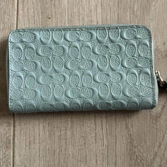 Coach Wallet/wristlet - Picture 2 of 3